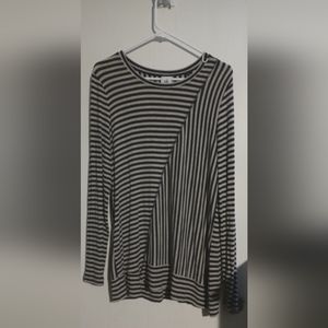 size medium long sleeve cabi shirt